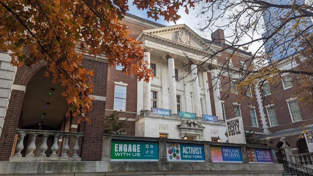 Central Park East And Museums Ню Йорк Екстериор снимка
