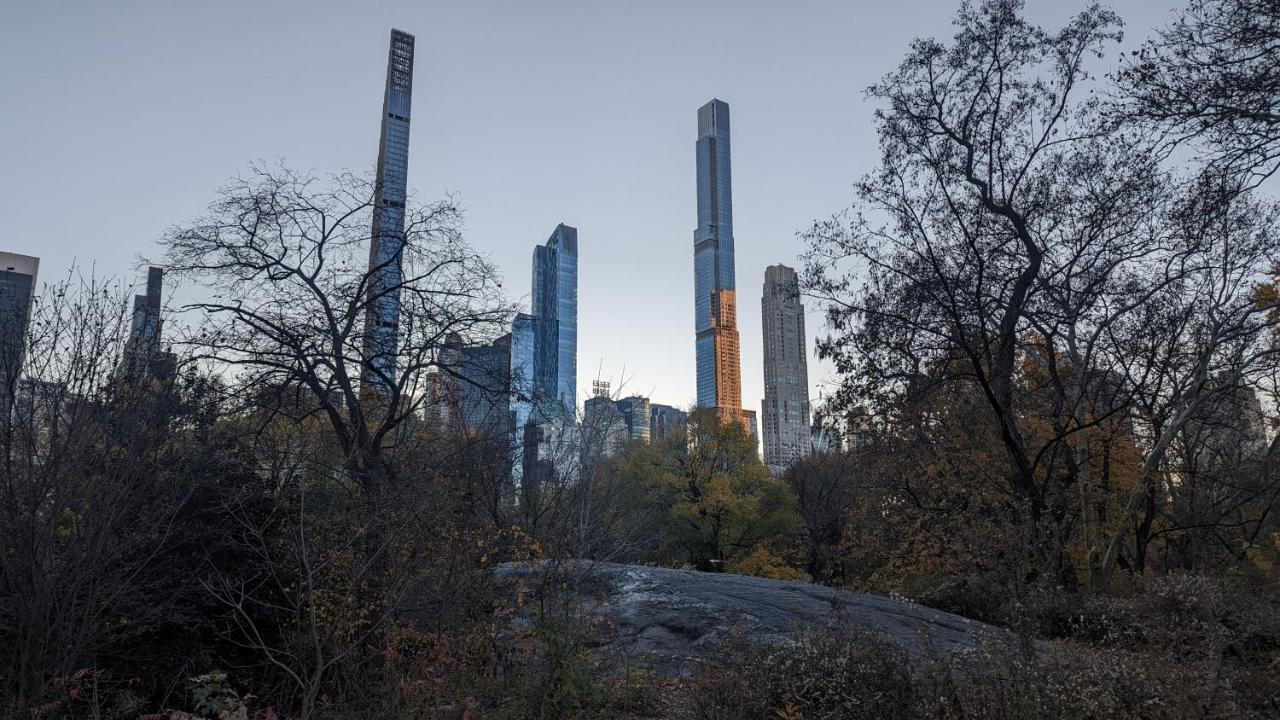 Central Park East And Museums Ню Йорк Екстериор снимка